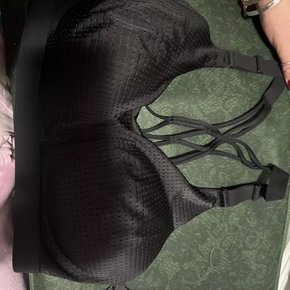 Victoria secret light weight sports bra straps in the front - Picture 2 of 3